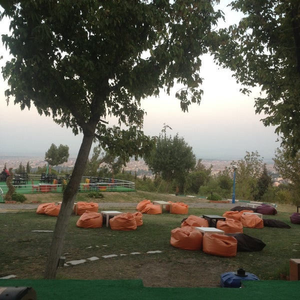 Photo taken at Yukarı Bira Bahçesi by Berke A. on 8/13/2013