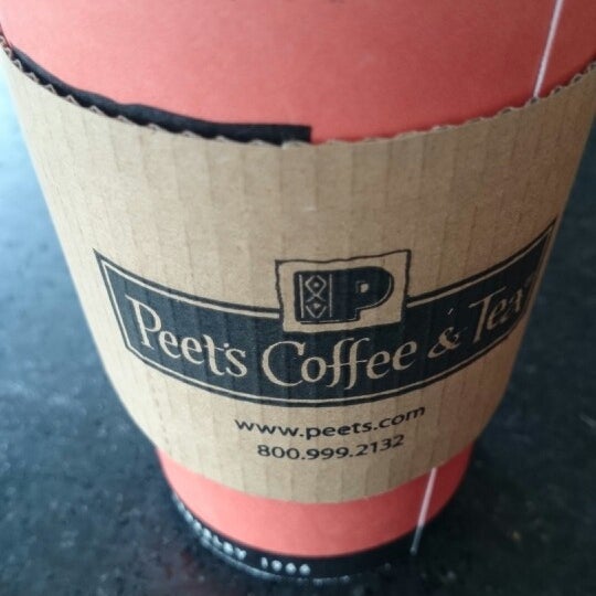 Foto diambil di Peet&#39;s Coffee &amp; Tea oleh Andrew B. pada 1/26/2014