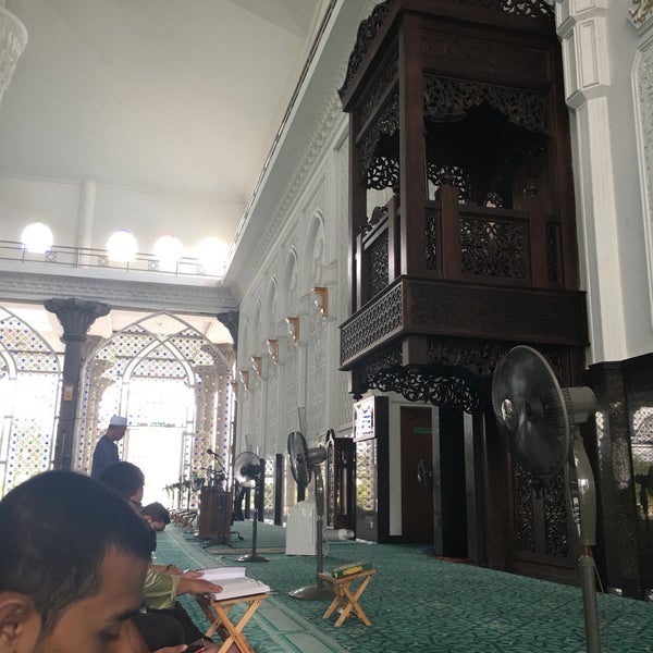 Das Foto wurde bei Masjid KLIA (Sultan Abdul Samad Mosque) von ShamsulKahar am 12/7/2018 aufgenommen