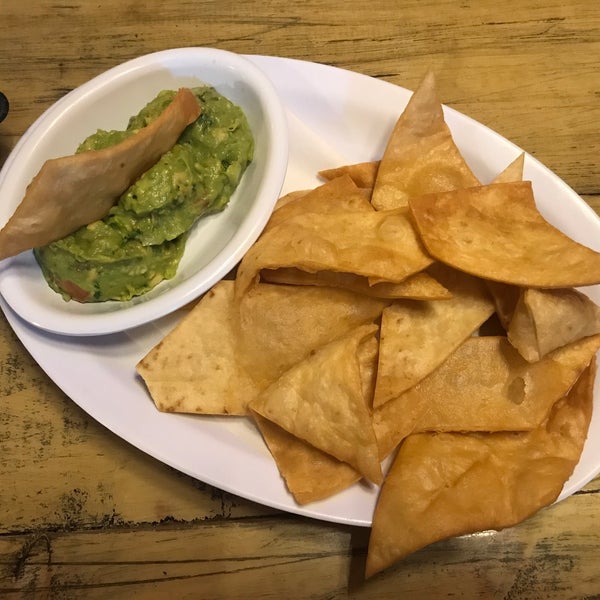 Снимок сделан в Nuestro Mexico Restaurant пользователем Tom S. 7/6/2017