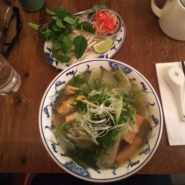 Photo taken at BunBunBun Vietnamese Food by Tom S. on 12/11/2015