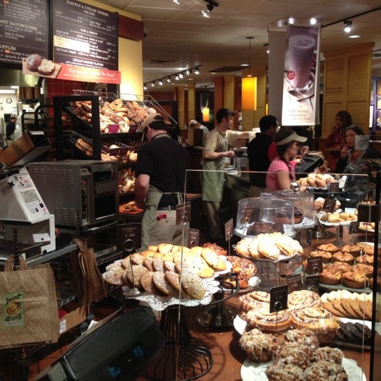 Inside The Life Of A St Louis Bread Company Baker Images
