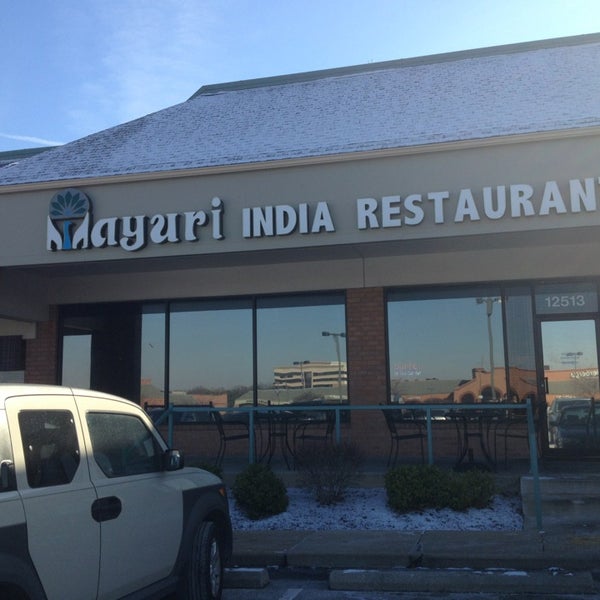 Foto tirada no(a) Mayuri India Restaurant por Chris R. em 1/23/2013