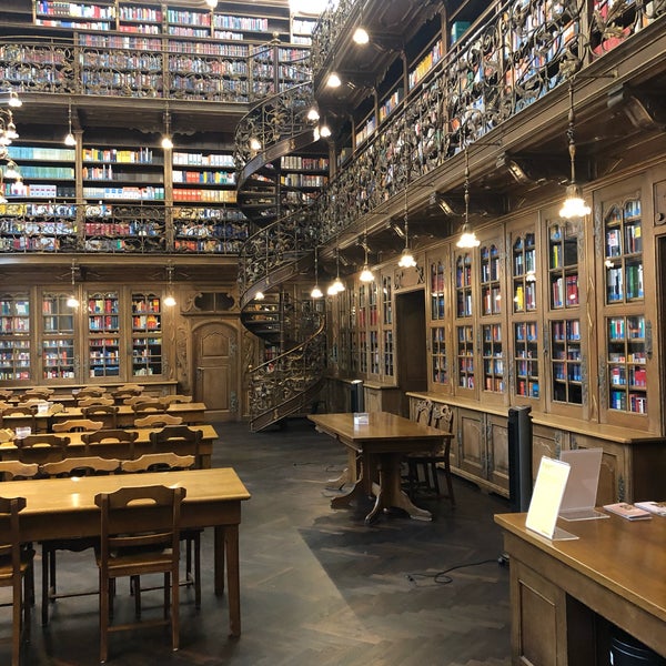 Munchner Stadtbibliothek Juristische Bibliothek Library In Altstadt