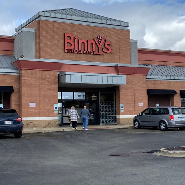 Foto tirada no(a) Binny&#39;s Beverage Depot por Brenda C. em 3/25/2023