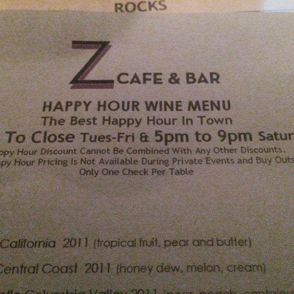 Foto diambil di Z Café &amp; Bar oleh Jesse B. pada 5/17/2014