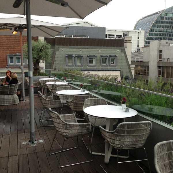Foto diambil di Angler Rooftop Restaurant and Terrace oleh Pat C. pada 6/28/2013