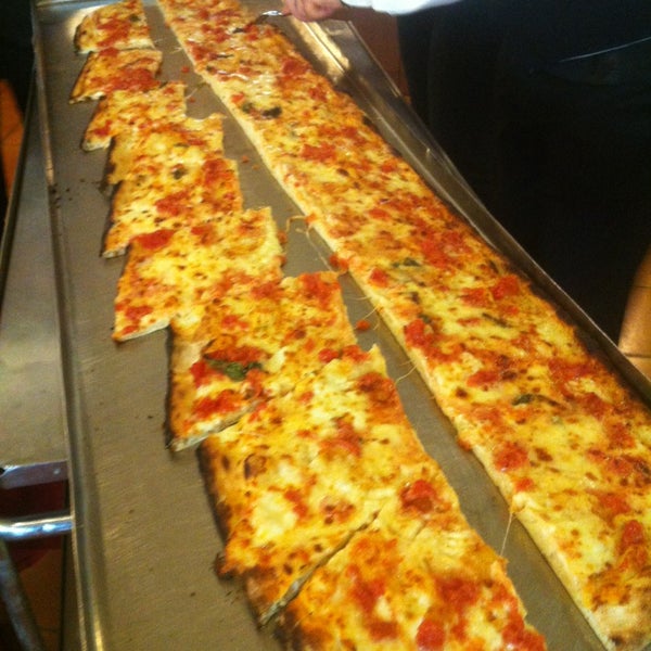 5/26/2013にFabio B.がRistorante Pizza a Metro da &quot;Gigino&quot; L&#39;Università della pizzaで撮った写真