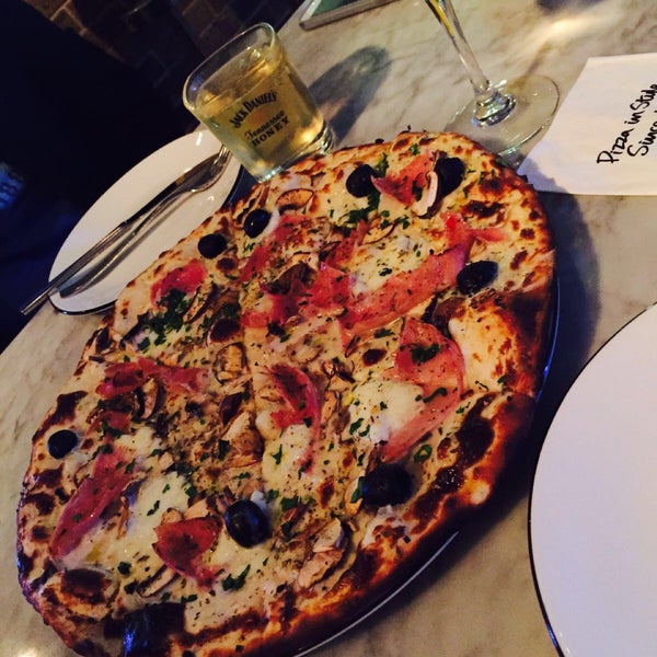 Photo taken at Jazz@PizzaExpress by Wins M. on 2/27/2016