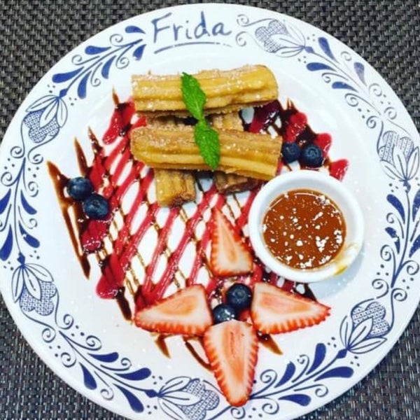 Foto scattata a Frida Mexican Cuisine da Wins M. il 11/30/2016