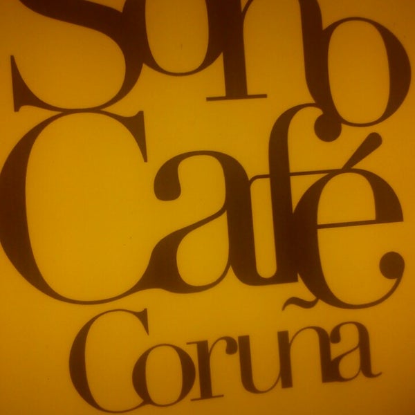 Foto tirada no(a) Soho Café Coruña por Elena em 7/25/2013