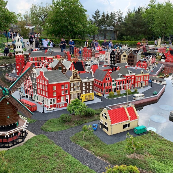 รูปภาพถ่ายที่ Legoland Deutschland โดย NFBMUC เมื่อ 5/7/2022
