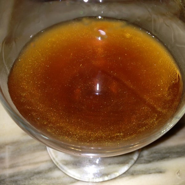 If you look closely at the Magnum Opus, you can see shiny golden flecks from the toffee spritz. This variation on the Old Fashioned is epic. #cplusbinoz