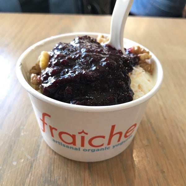 3/16/2018 tarihinde Chris M.ziyaretçi tarafından Fraiche Yogurt'de çekilen fotoğraf