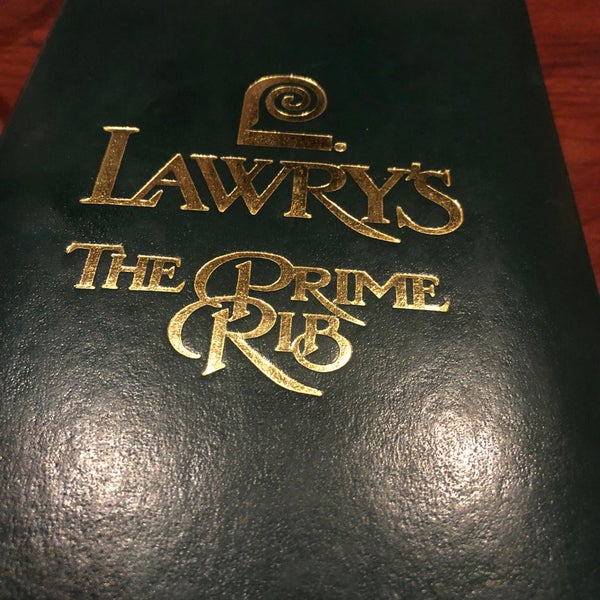 Снимок сделан в Lawry&#39;s The Prime Rib пользователем Scott H. 10/21/2019