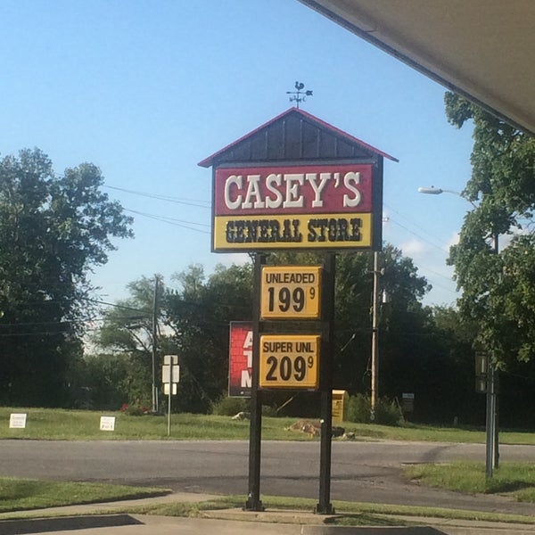 Casey's General Store Pizzeria in Peculiar