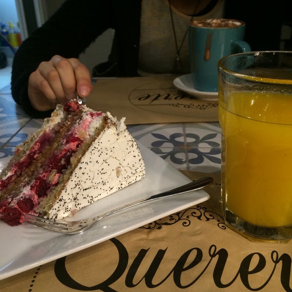 รูปภาพถ่ายที่ Cafetería Quererte โดย Francisca G. เมื่อ 7/9/2016