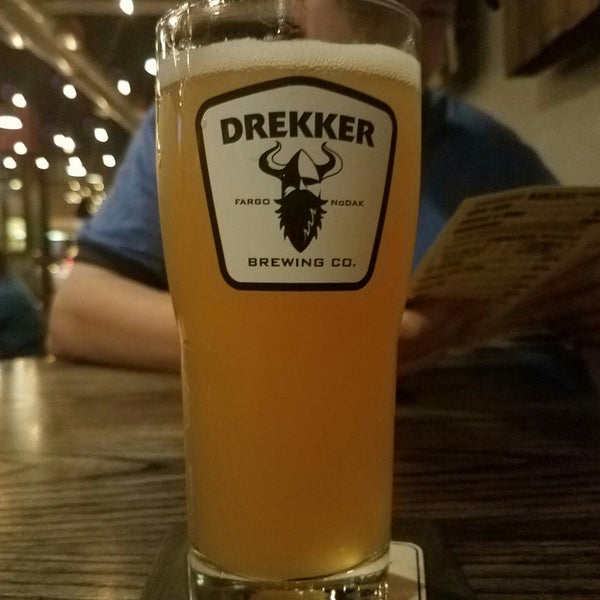 Foto tirada no(a) Drekker Brewing Company por Tanya M. em 7/21/2018