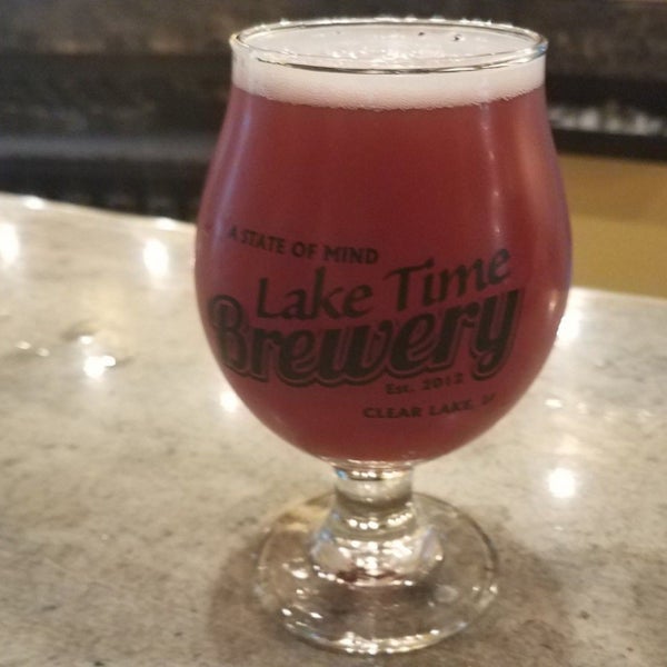 Photo prise au Lake Time Brewery par Tanya M. le7/20/2019