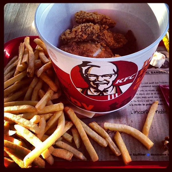 Foto diambil di KFC oleh Kim D. pada 5/4/2013