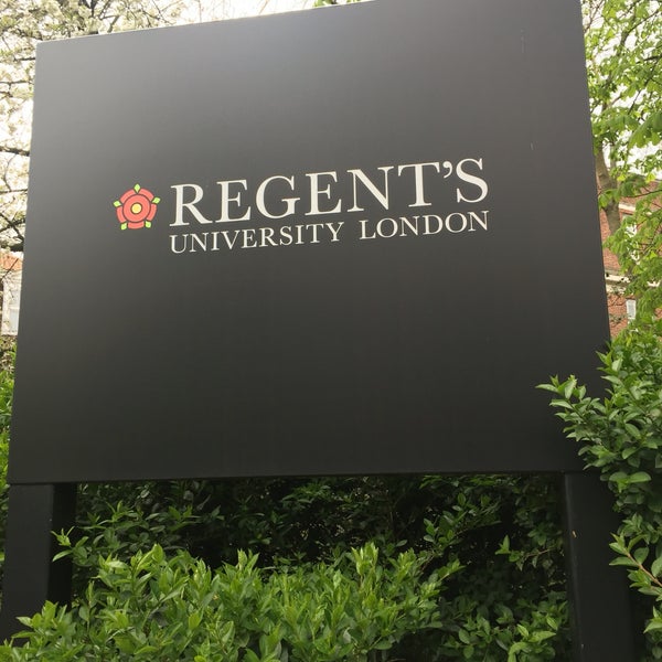 Foto tomada en Regent&#39;s University London  por Kadir Y. el 4/28/2016