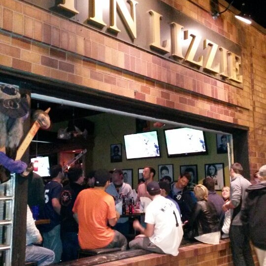 Tin Lizzie Bar in Park West