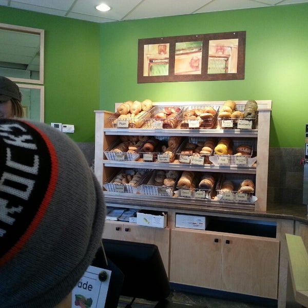 รูปภาพถ่ายที่ Third Street Bagel โดย Kate H. เมื่อ 3/10/2013