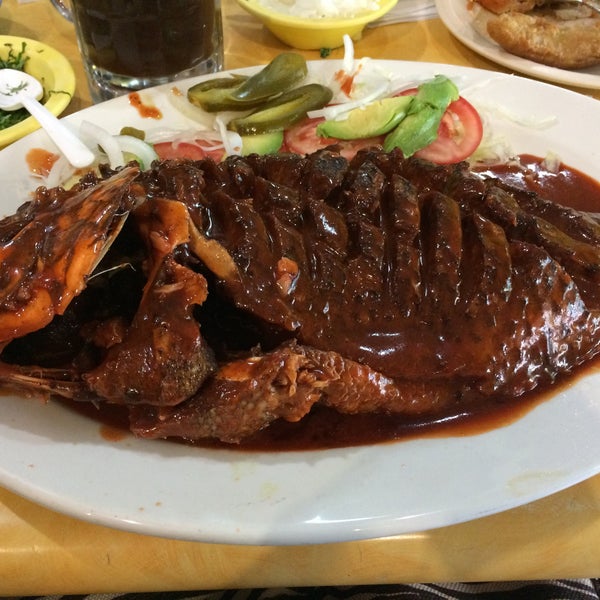 La mojarra a la diabla esta deliciosa.