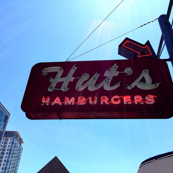 Photo taken at Hut&#39;s Hamburgers by Bill C. on 5/7/2016