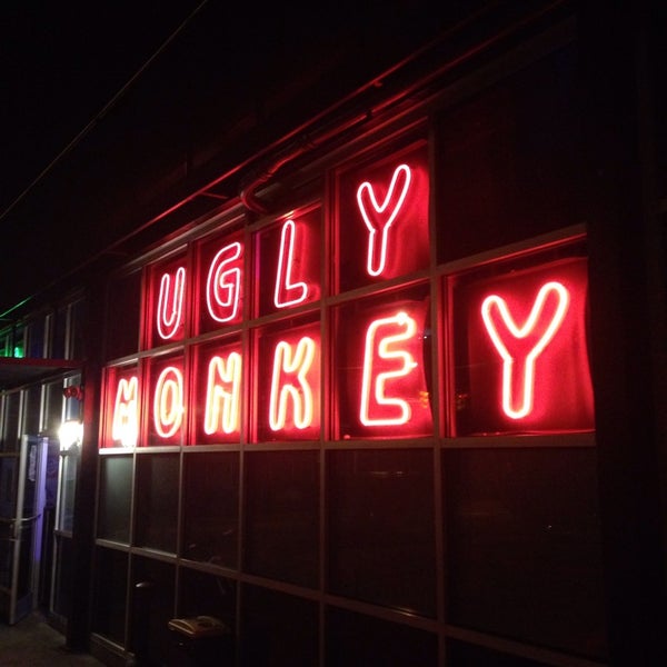 Снимок сделан в The Ugly Monkey Party Bar пользователем Kacy F. 9/24/2013