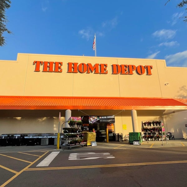 is home depot open on thanksgiving canada