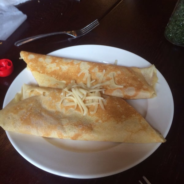 Feeling savory over sweet? The egg ham and gruyere crêpe is très très bien! It's also huge.