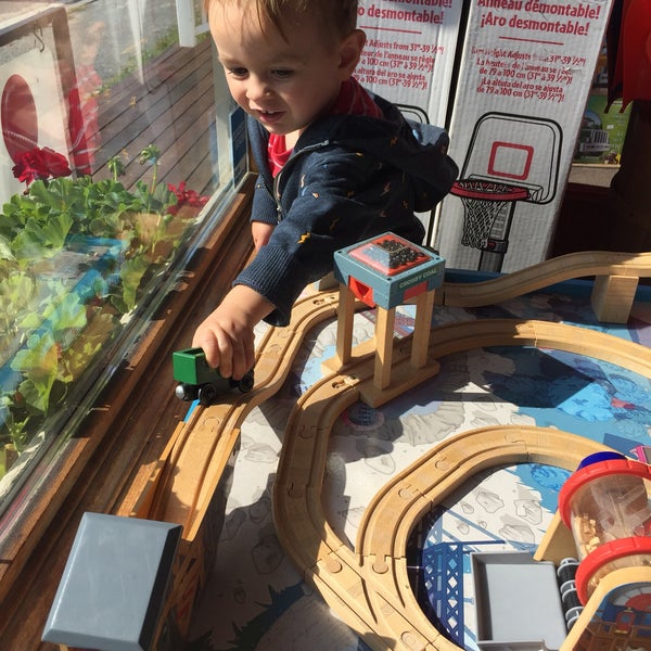 Red Balloon Toy Shop - 1 tip