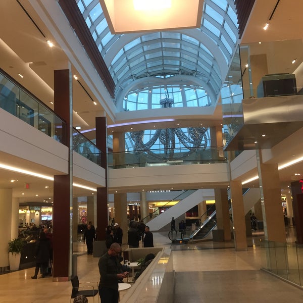 Photo taken at Square One Shopping Centre by Fernanda A. on 2/6/2019