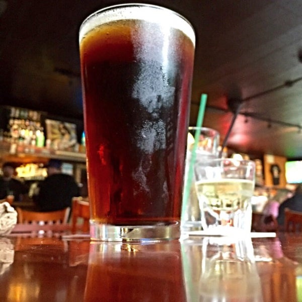 Foto tirada no(a) Shanahan&#39;s Pub &amp; Grill por Ryan J. em 9/6/2015