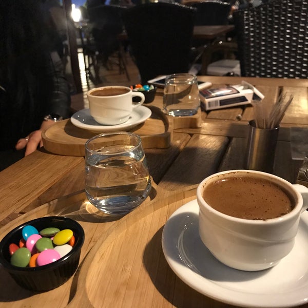 5/10/2017 tarihinde Gökhan D.ziyaretçi tarafından Gardenya Coffee &amp; Cake &amp; Food'de çekilen fotoğraf