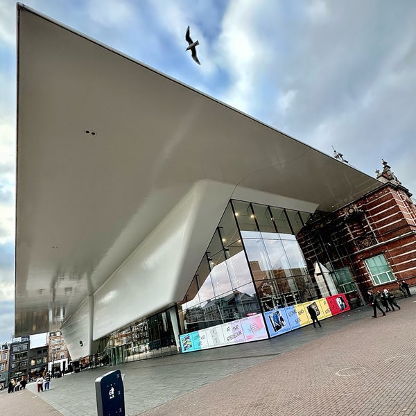 รูปภาพถ่ายที่ Stedelijk Museum โดย Mark S. เมื่อ 2/11/2024
