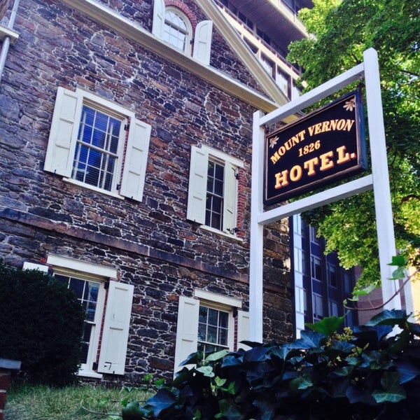 Foto tirada no(a) Mount Vernon Hotel Museum por Mark S. em 9/28/2013