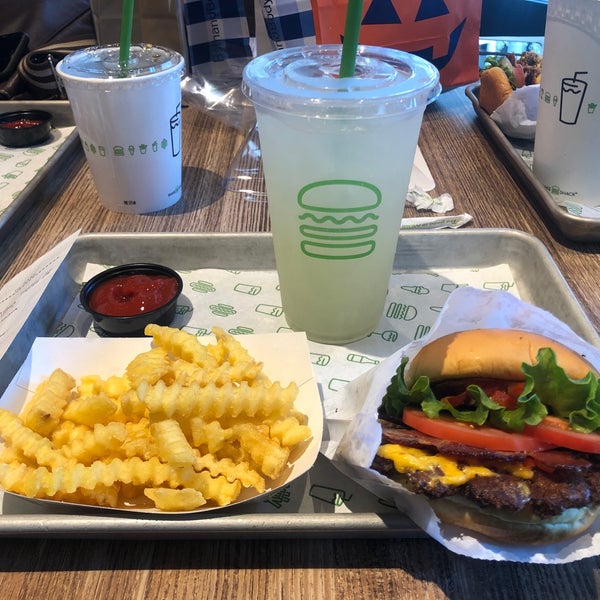 Photo taken at Shake Shack by Chary A. on 10/5/2019