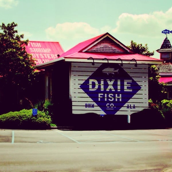 7/27/2013 tarihinde Mason J.ziyaretçi tarafından Dixie Fish Co.'de çekilen fotoğraf
