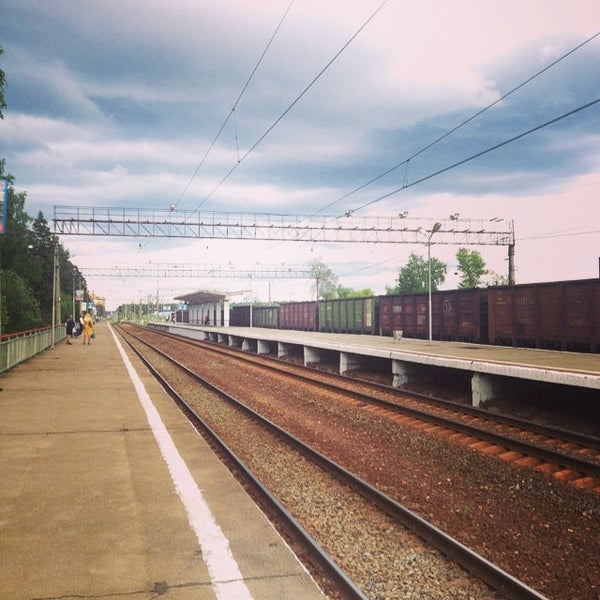 платформа новая авиамоторная. жд станция зеленый бор. зеленый бор 1 платформа. зеленое платформа. оп береговая новосибирск.