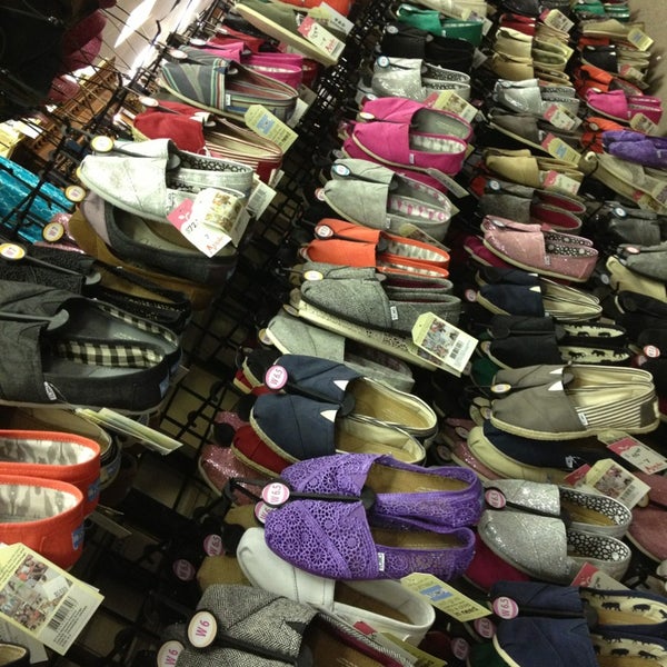 Apple Saddlery Shoe Store in Ottawa