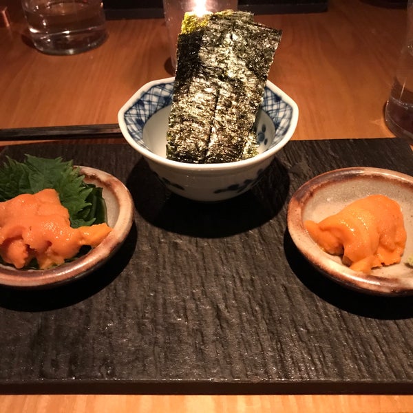 Foto tirada no(a) Sushi Azabu por Kris C. em 4/24/2018