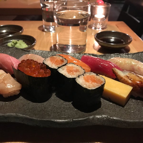 Das Foto wurde bei Sushi Azabu von Kris C. am 6/14/2017 aufgenommen