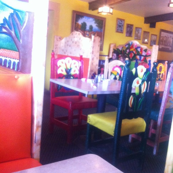 Das Foto wurde bei Guadalajara Mexican Restaurant &amp; Bar von Nay am 2/27/2013 aufgenommen