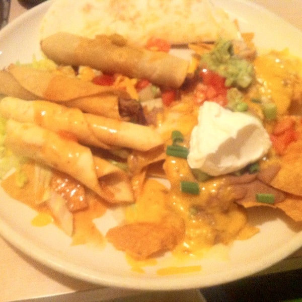 2/14/2013にNayがGuadalajara Mexican Restaurant &amp; Barで撮った写真