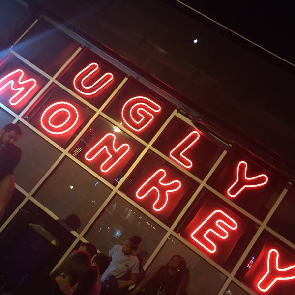 Снимок сделан в The Ugly Monkey Party Bar пользователем Andrew W. 5/15/2016