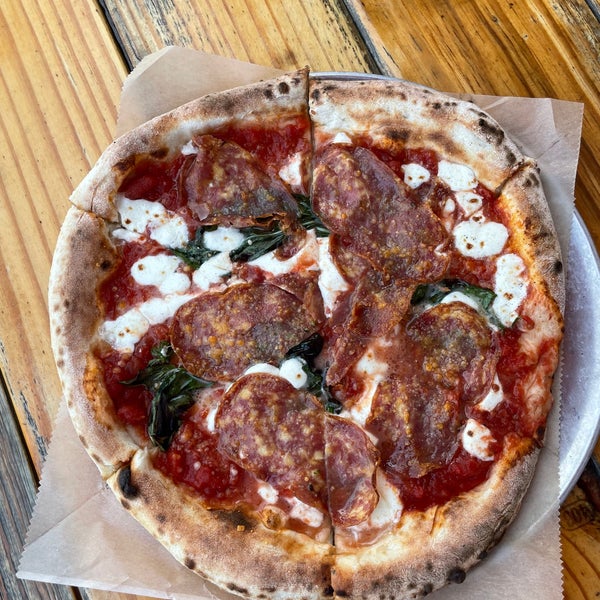 7/31/2021 tarihinde Andrew W.ziyaretçi tarafından Pizza Barbone'de çekilen fotoğraf