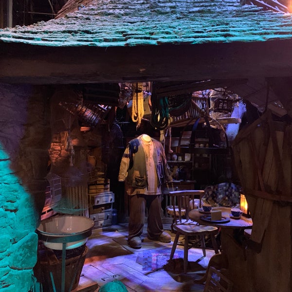 Снимок сделан в Hagrid&#39;s Hut пользователем Andrew W. 7/1/2019