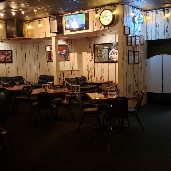 Mr. G's East Louisville'de Karaoke Barı